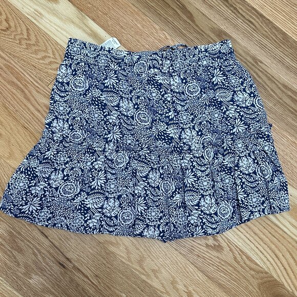 Zara Floral Print Tiered Skort - Size MED - Navy and White - Picture 3 of 10